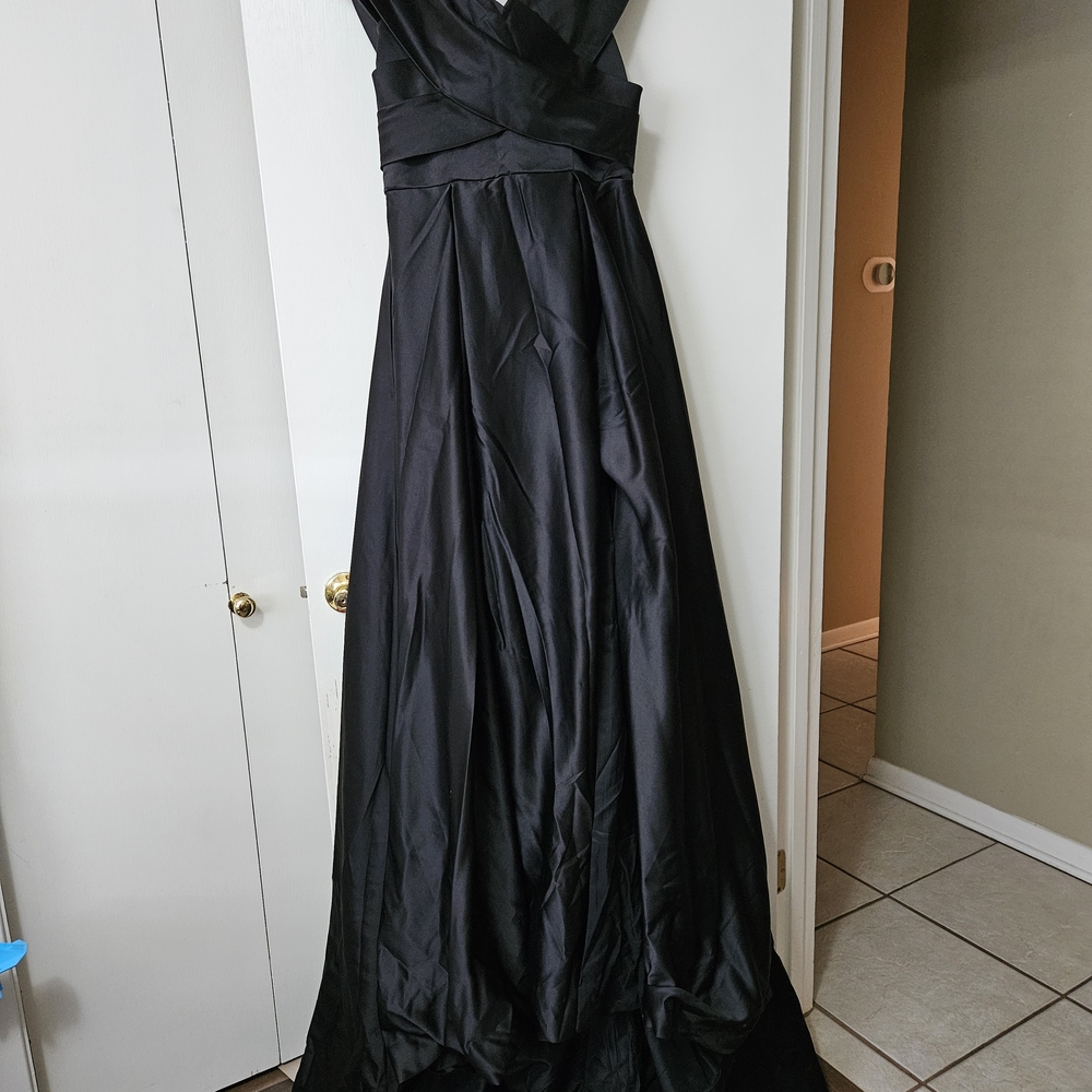 Elegant Black Evening Gown